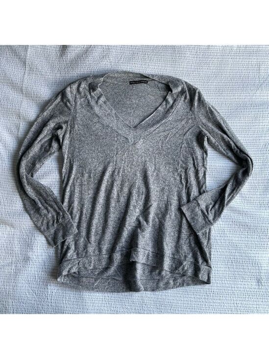 Harlowe & Graham Tops - Harlowe & Graham V-Neck Long Sleeve Top (Size M) [Grey]